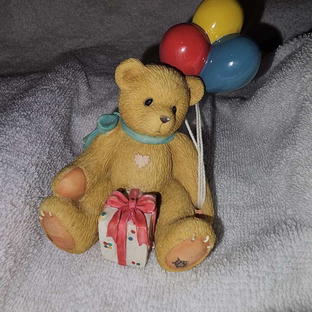 1996 Cherished Teddies Figurine "Nina" Event Figurine 215864 Pre Owned